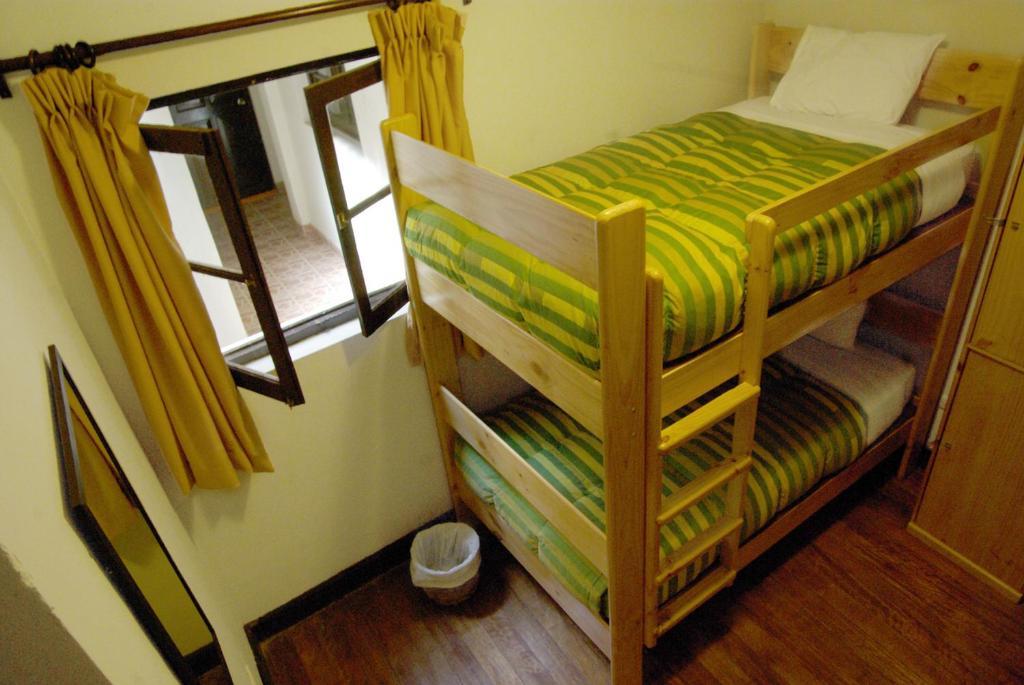 Hostal Mama Simona - *