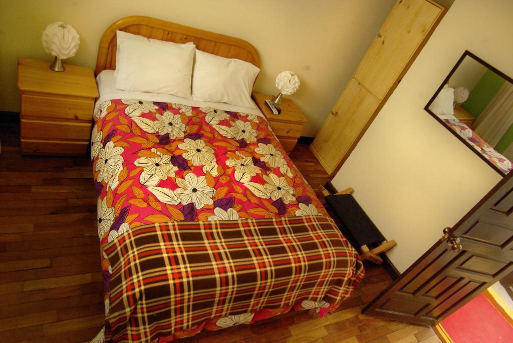 Hostal Mama Simona - *