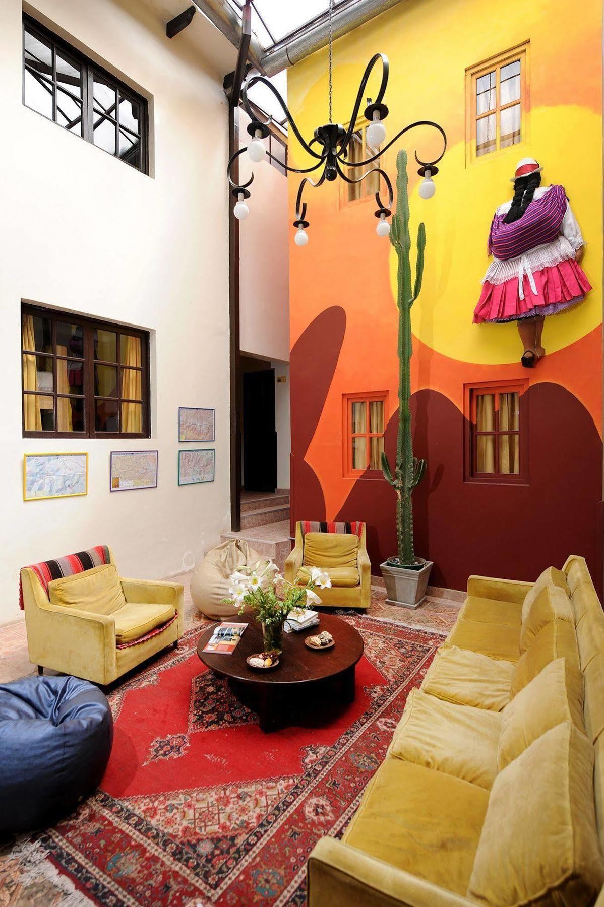 Hostal Mama Simona - *